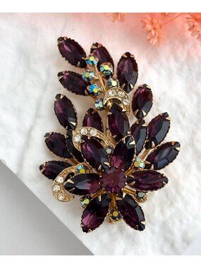 Leaf Faux Amethyst & Iridescent Rhineston XL Gold T 80's Style Vintage Brooch